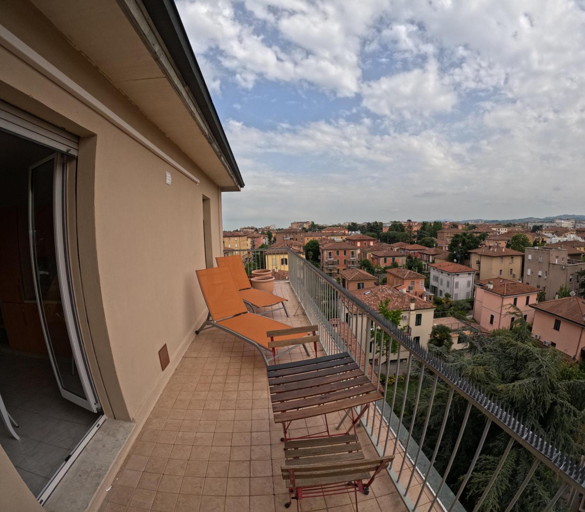 Bellavista Panoramic Terrace Appartamento Con Terrazza Zona Sant Orsola Bologna Kültér fotó